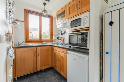 Cuisine ou kitchenette dans l'établissement L'Opalou - Plage à 5min parking privé