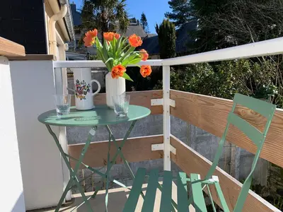 Balcon ou terrasse dans l'établissement Charmante maison du vieux Coutainville, à 15mn à pied de la mer, classée 3 étoiles