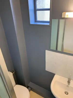 Salle de bains dans l'établissement Appartement charmant face au haras