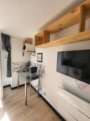 Cuisine ou kitchenette dans l'établissement Studio Equipé La Glacerie