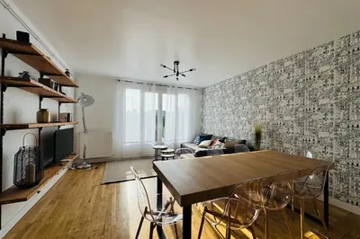 Plan de l'établissement 5-room apartment in the heart of the city center