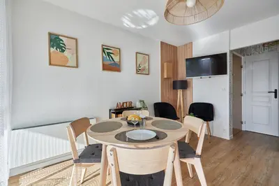 Télévision ou salle de divertissement dans l'établissement Le Studio Saint Michel - Proche Plage