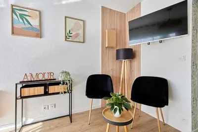 Télévision ou salle de divertissement dans l'établissement Le Studio Saint Michel - Proche Plage