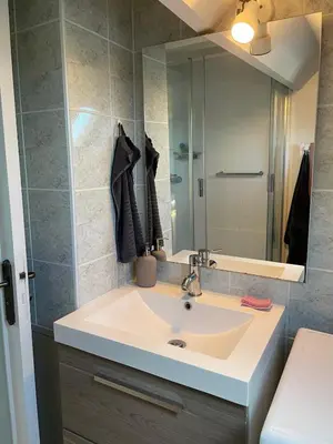 Salle de bains dans l'établissement Appartement Ô Nid Perché Vue mer