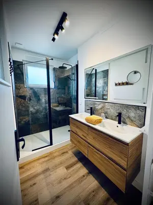 Salle de bains dans l'établissement Gite Au Bord De Vire