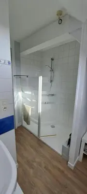 Salle de bains dans l'établissement Le relais de Noron