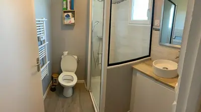 Salle de bains dans l'établissement maison entre campagne et mer 10 personnes