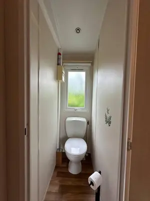 Salle de bains dans l'établissement Mobil-home 5 personnes