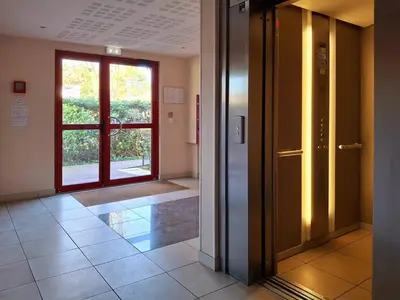 Salle de bains dans l'établissement Charmant cocon avec WiFi à Merville-Franceville-Plage - FR-1-788-59