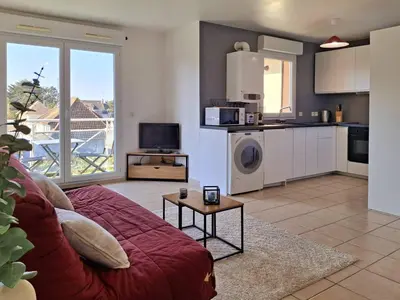 Cuisine ou kitchenette dans l'établissement Charmant cocon avec WiFi à Merville-Franceville-Plage - FR-1-788-59