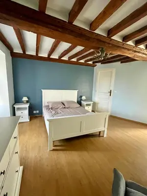 Un ou plusieurs lits dans un hébergement de l'établissement La Glycine, avec accès piscine et jacuzzi