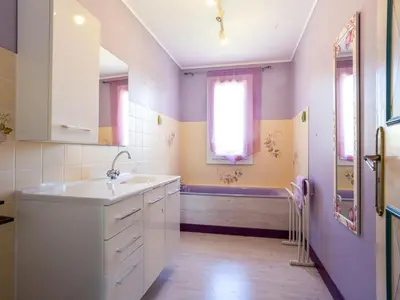 Salle de bains dans l'établissement Holiday Home Le Pré Salé by Interhome