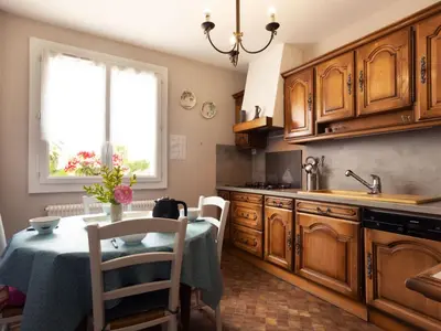 Cuisine ou kitchenette dans l'établissement Holiday Home Le Pré Salé by Interhome