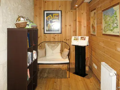 Coin salon dans l'établissement Holiday Home Gîte de l'Epine by Interhome