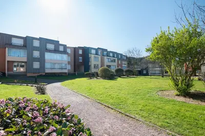 Jardin de l'établissement L’Écume de Courseulles - A 2min de la plage