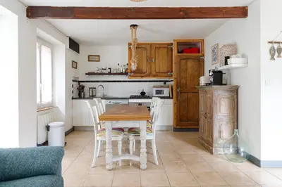 Cuisine ou kitchenette dans l'établissement Le Valnotte - Proche plage et traversées iles