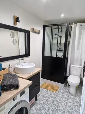 Salle de bains dans l'établissement Le petit saint Germain