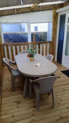 Balcon ou terrasse dans l'établissement Mobil-home camping 4 étoiles cancale