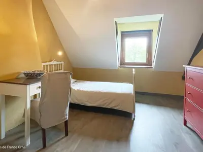 Un ou plusieurs lits dans un hébergement de l'établissement Maison de charme avec jardin et WIFI inclus - FR-1-497-238