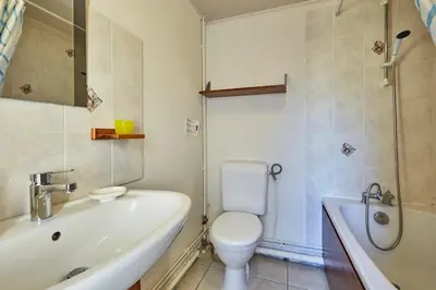 Salle de bains dans l'établissement Grand JUNO