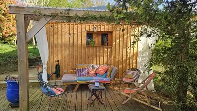 Jardin de l'établissement La cabane, Chambre indépendante dans jardin - Esprit cabane authentique et confortable - la campagne à 5 mn du centre de Caen
