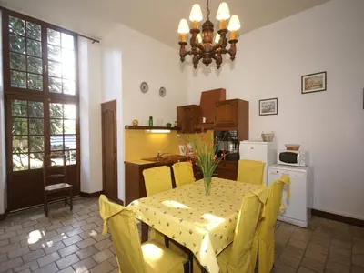 Cuisine ou kitchenette dans l'établissement 18th-Century Normandy Stay