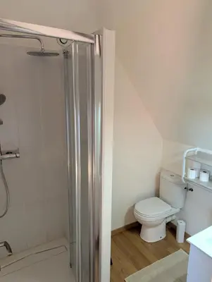 Salle de bains dans l'établissement La Barbotierre 10 Personnes en bord de mer