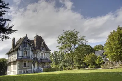 Jardin de l'établissement Le Clos des Pommiers gîte