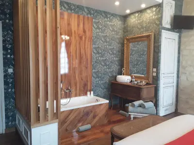 Salle de bains dans l'établissement manoir de la baronnie d'urville