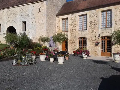 Jardin de l'établissement manoir de la baronnie d'urville
