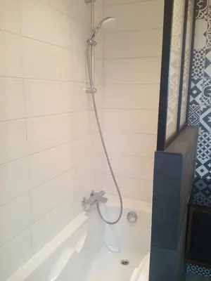 Salle de bains dans l'établissement Maison bohème chic, Saint-Pair sur mer, 7 pers, 15 mn à pieds de la plage, navette gratuite