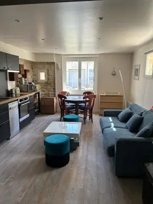 Cuisine ou kitchenette dans l'établissement Appartement à 2 pas de la mer et du casino