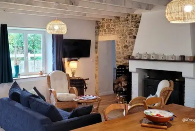 Coin salon dans l'établissement Maison dans la Manche