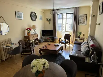 Télévision ou salle de divertissement dans l'établissement Appartement Granville hyper centre