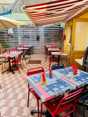 Restaurant ou autre lieu de restauration dans l'établissement Le Commerce