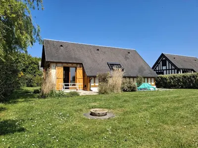 Jardin de l'établissement Chalet authentique près de la plage pour 6 personnes - FR-1-788-65
