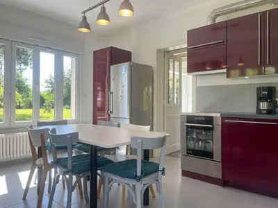 Cuisine ou kitchenette dans l'établissement Gîte à proximité de la plage du Rozel et du GR 223