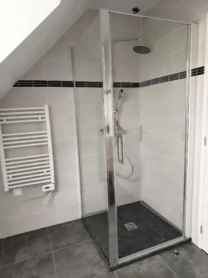 Salle de bains dans l'établissement Maison des Laquais