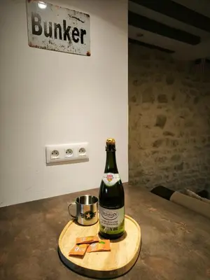 Boissons dans l'établissement GITE A THEME D-DAY - situé à 15mn d'Omaha Beach - Animaux OK - Terrain clos - Aucuns voisins - WIFI