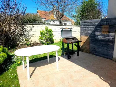 Jardin de l'établissement Maison Familiale & Confortable proche Plage