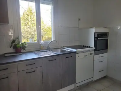 Cuisine ou kitchenette dans l'établissement Maison de campagne normande et accueil chevaux