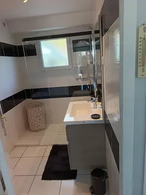 Salle de bains dans l'établissement Gîte de la mouette
