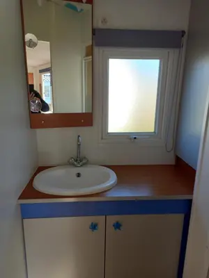 Salle de bains dans l'établissement les braves