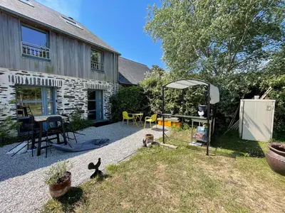 Jardin de l'établissement Chambre twin Casquets dans une maison, idéale randonneurs et cyclistes - GR223