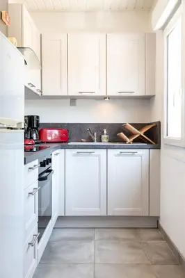 Cuisine ou kitchenette dans l'établissement La Ruée vers l'Aure