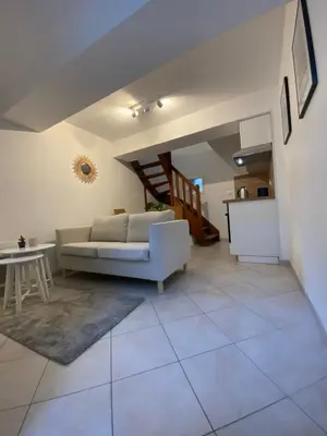 Coin salon dans l'établissement Petite maison indépendante à 7mn de la plage
