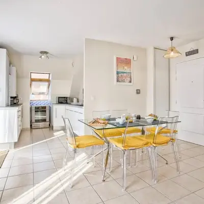 Appartement lumineux avec balcon et piscine pour 5 personnes - FR-1-788-67