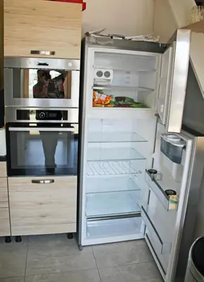 Cuisine ou kitchenette dans l'établissement Chambre double Écréhou dans une maison, au calme sur le GR223