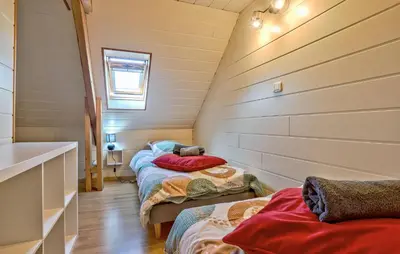 Un ou plusieurs lits dans un hébergement de l'établissement Awesome Home In Quettreville-Sur-Sienn With Wifi