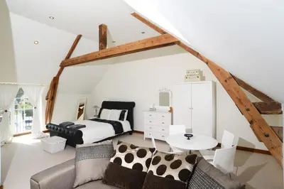 Coin salon dans l'établissement Fantastic Holiday Home 5 ensuite bedrooms Pool No Pets